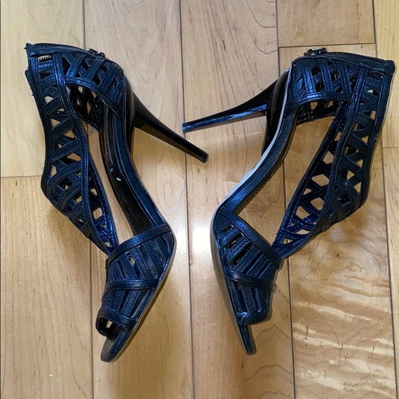 BCBG heels - Picture 4 of 7